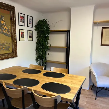 アパート Apartman Zatkovo Nabrezi 13 U Vousatyho Pullitru